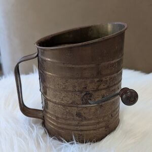 Vintage Bromwell's 5 Cup Metal Measuring Flour Sifter Kitchen Tool Made In USA